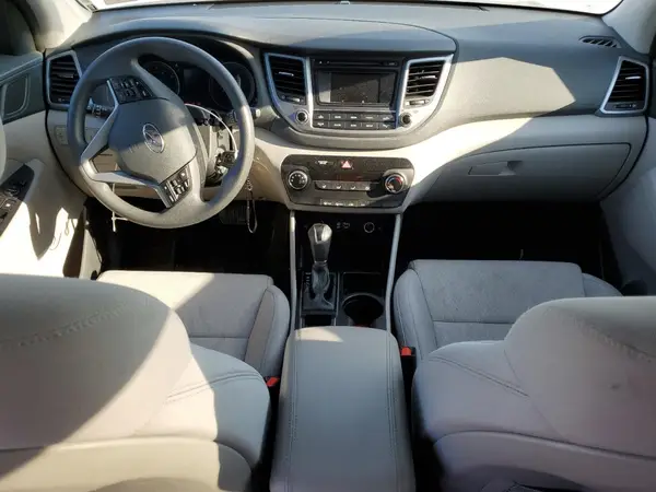 KM8J2CA45JU659926 2018 HYUNDAI TUCSON - Image 8