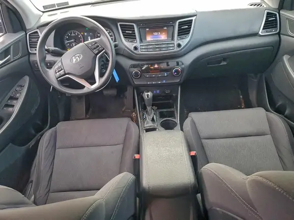 KM8J2CA45JU675981 2018 HYUNDAI TUCSON - Image 8