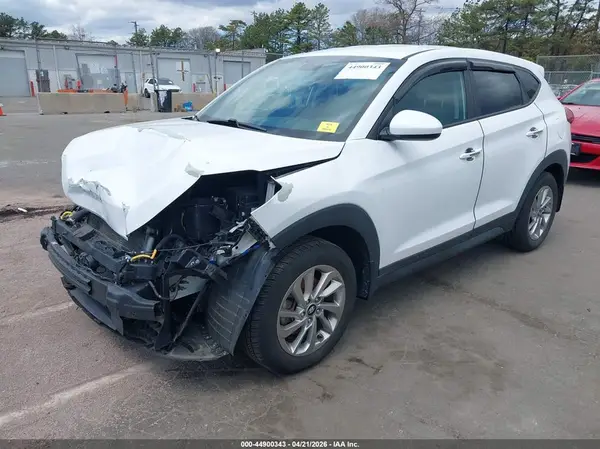 KM8J2CA45JU684597 2018 HYUNDAI TUCSON - Image 2