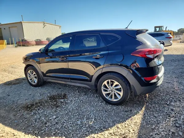 KM8J2CA45JU697950 2018 HYUNDAI TUCSON - Image 2