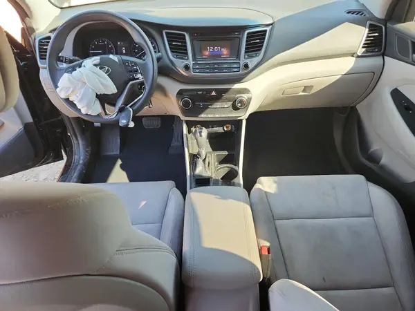 KM8J2CA45JU697950 2018 HYUNDAI TUCSON - Image 8