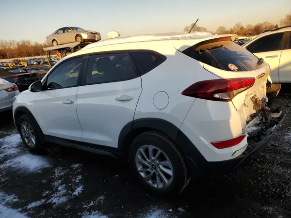 KM8J2CA45JU701107 2018 HYUNDAI TUCSON - Image 2