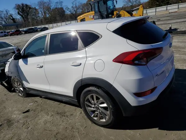 KM8J2CA45JU744703 2018 HYUNDAI TUCSON - Image 2