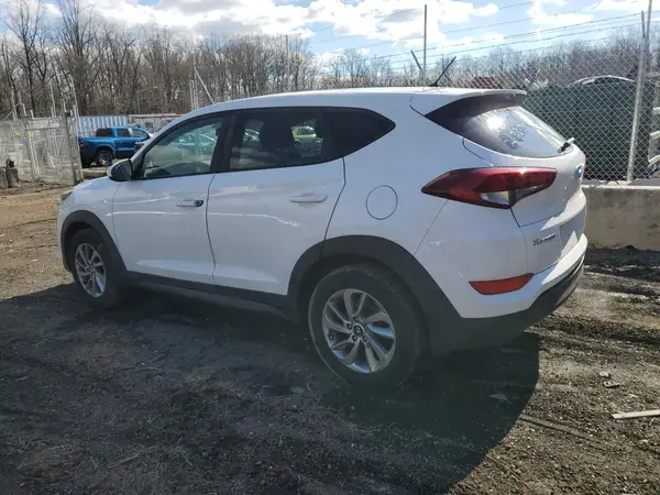 KM8J2CA45JU791097 2018 HYUNDAI TUCSON - Image 2