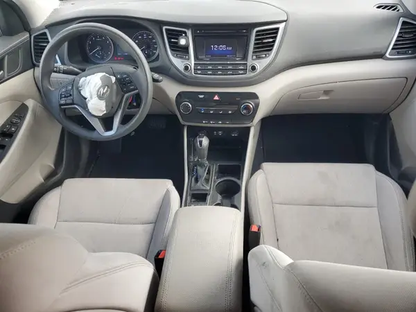 KM8J2CA45JU798633 2018 HYUNDAI TUCSON - Image 8
