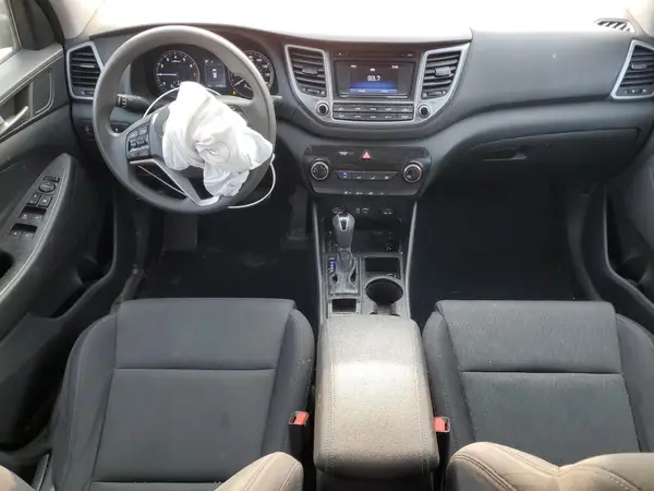 KM8J2CA45JU803958 2018 HYUNDAI TUCSON - Image 8