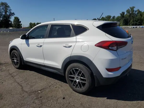 KM8J2CA45JU813406 2018 HYUNDAI TUCSON - Image 2