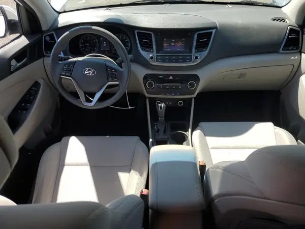 KM8J2CA45JU813406 2018 HYUNDAI TUCSON - Image 8