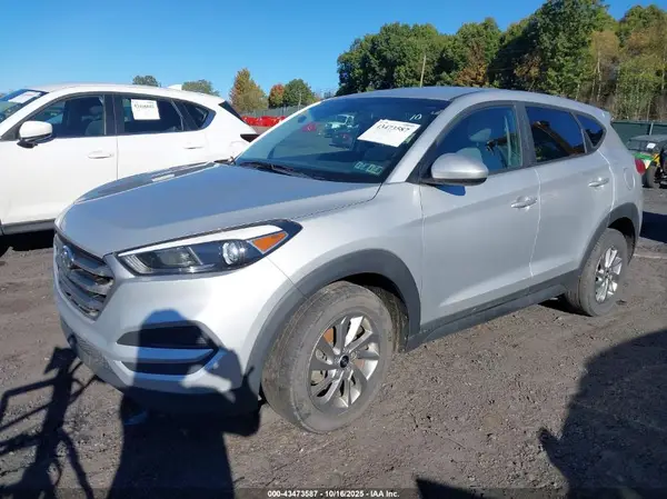 KM8J2CA45JU813468 2018 HYUNDAI TUCSON - Image 2