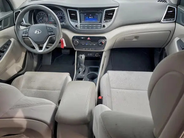 KM8J2CA45JU813499 2018 HYUNDAI TUCSON - Image 8