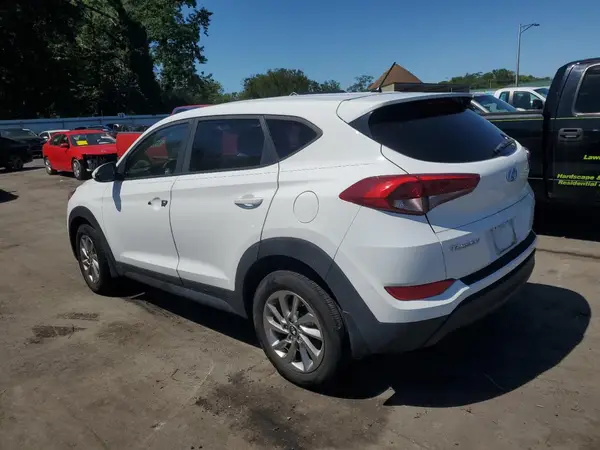 KM8J2CA45JU824423 2018 HYUNDAI TUCSON - Image 2