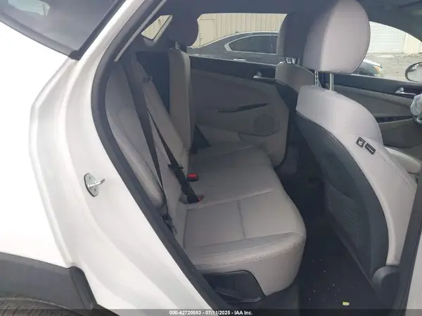 KM8J2CA45KU029650 2019 HYUNDAI TUCSON - Image 8