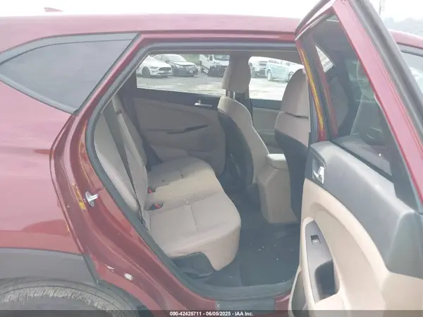 KM8J2CA45KU039272 2019 HYUNDAI TUCSON - Image 8