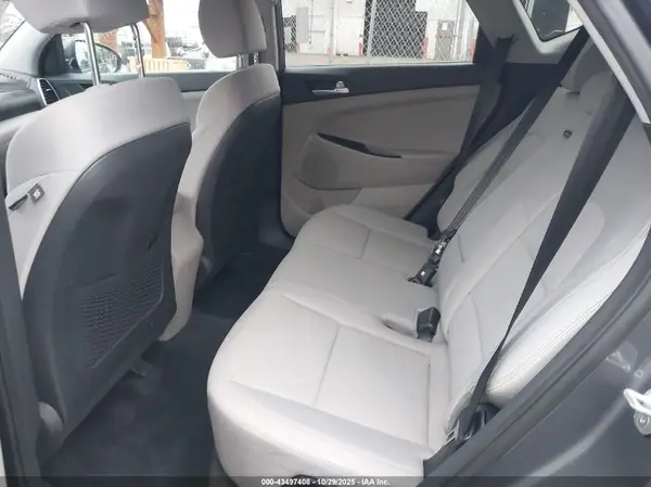 KM8J2CA45KU039689 2019 HYUNDAI TUCSON - Image 8