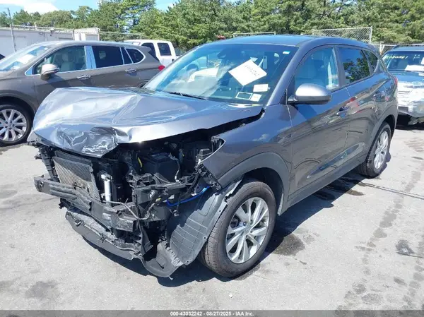 KM8J2CA45KU039711 2019 HYUNDAI TUCSON - Image 2