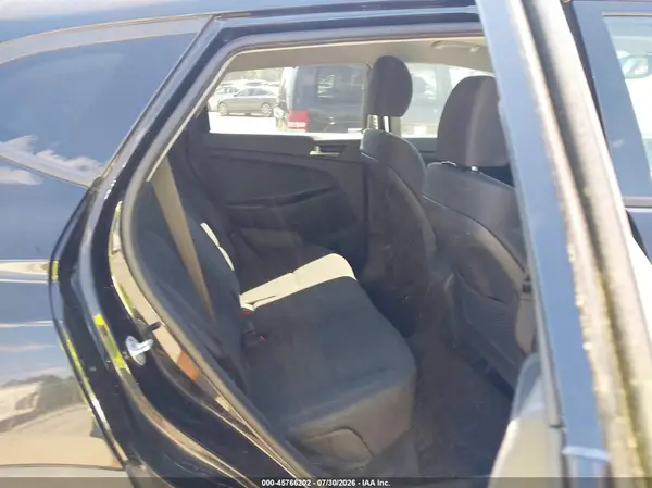 KM8J2CA45KU896580 2019 HYUNDAI TUCSON - Image 8