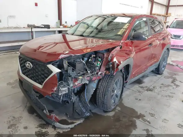 KM8J2CA45KU921719 2019 HYUNDAI TUCSON - Image 2