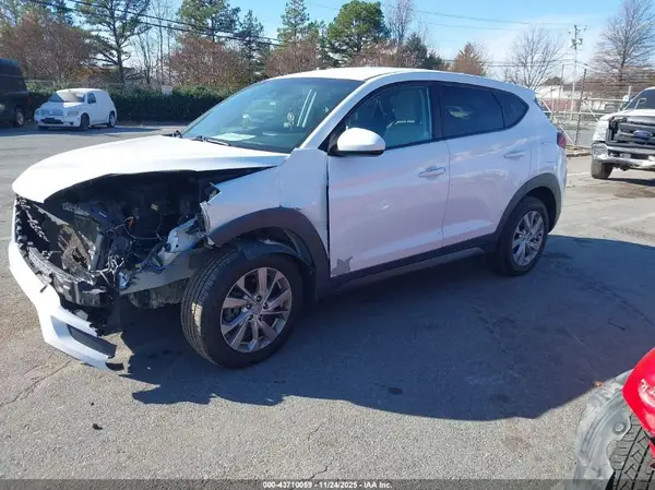 KM8J2CA45KU952243 2019 HYUNDAI TUCSON - Image 2
