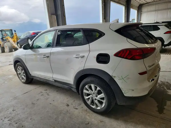 KM8J2CA45KU952937 2019 HYUNDAI TUCSON - Image 2