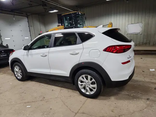 KM8J2CA45KU953196 2019 HYUNDAI TUCSON - Image 2