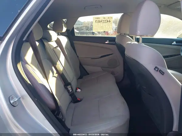 KM8J2CA45KU953697 2019 HYUNDAI TUCSON - Image 8