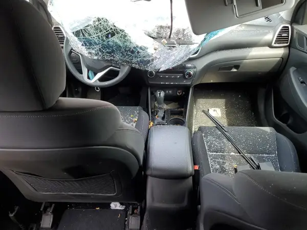 KM8J2CA45KU962755 2019 HYUNDAI TUCSON - Image 8