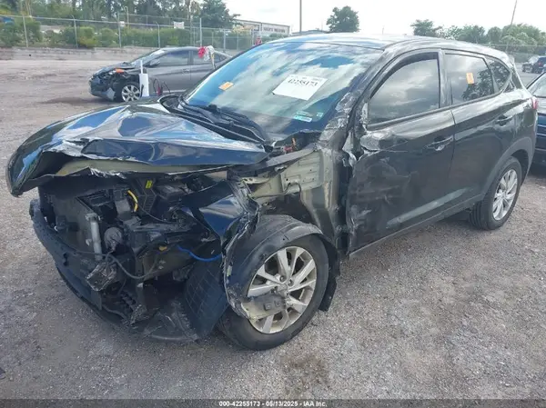 KM8J2CA45KU971276 2019 HYUNDAI TUCSON - Image 2