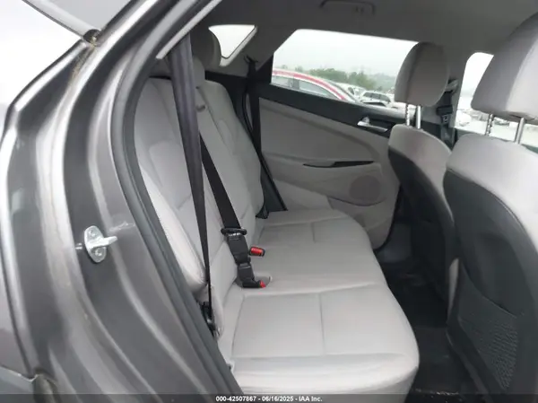 KM8J2CA45LU161342 2020 HYUNDAI TUCSON - Image 8