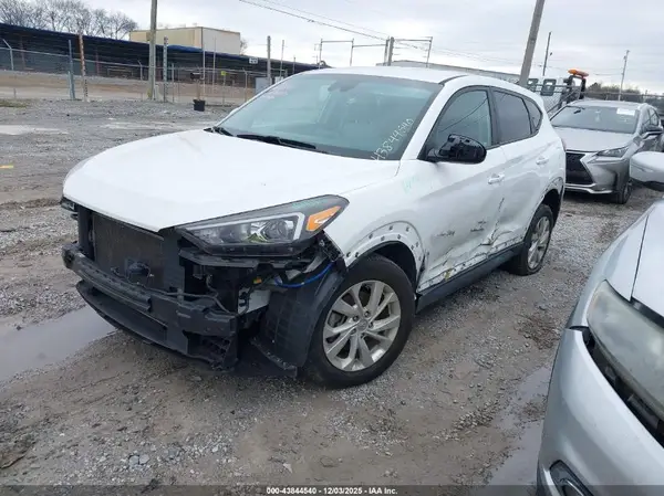 KM8J2CA45LU189061 2020 HYUNDAI TUCSON - Image 2