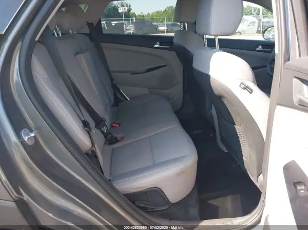 KM8J2CA45LU244558 2020 HYUNDAI TUCSON - Image 8