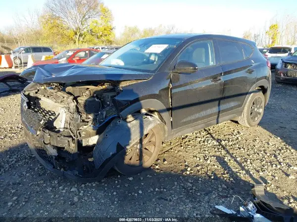 KM8J2CA45MU289226 2021 HYUNDAI TUCSON - Image 2