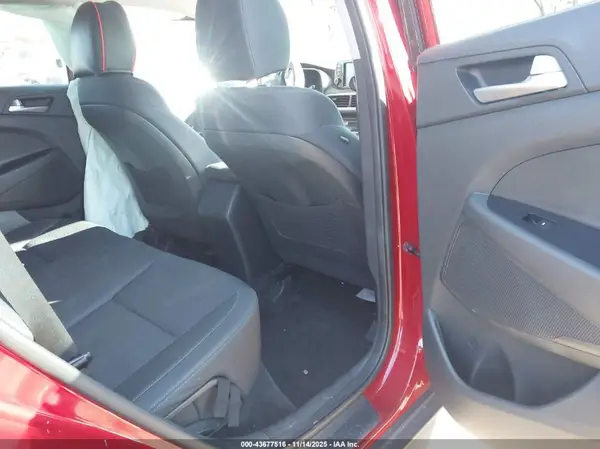 KM8J2CA45MU331720 2021 HYUNDAI TUCSON - Image 8