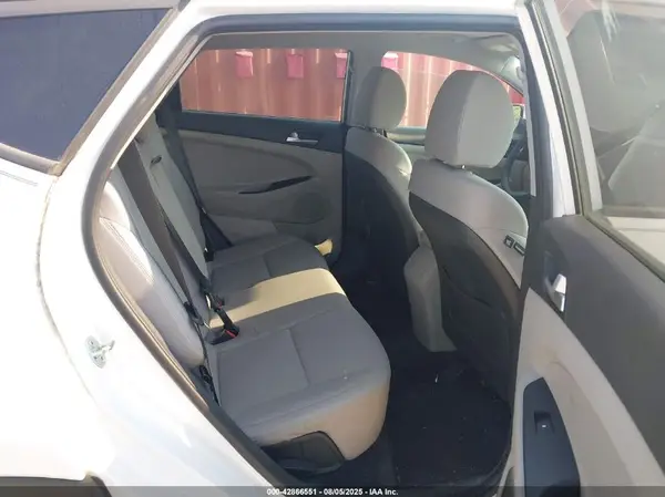 KM8J2CA45MU344130 2021 HYUNDAI TUCSON - Image 8