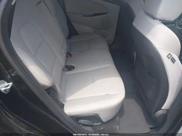 KM8J2CA45MU359405 2021 HYUNDAI TUCSON - Image 8