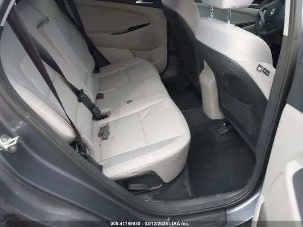 KM8J2CA45MU373000 2021 HYUNDAI TUCSON - Image 8