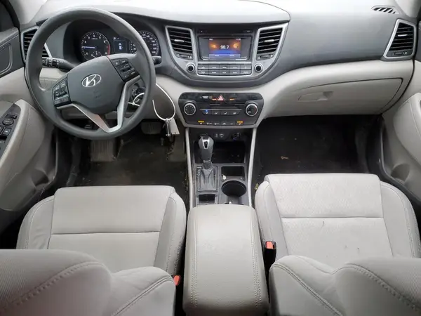 KM8J2CA46HU444632 2017 HYUNDAI TUCSON - Image 8
