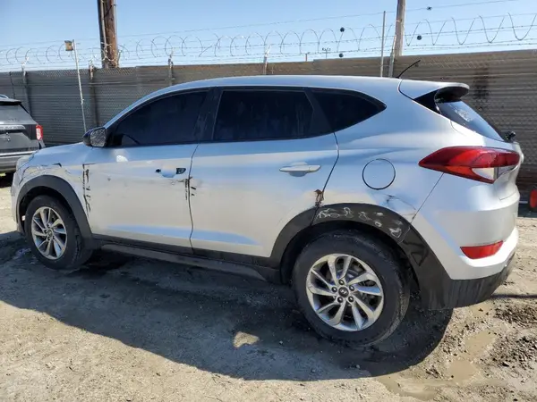 KM8J2CA46JU627714 2018 HYUNDAI TUCSON - Image 2