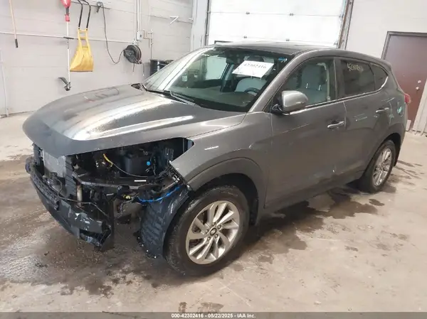 KM8J2CA46JU633271 2018 HYUNDAI TUCSON - Image 2