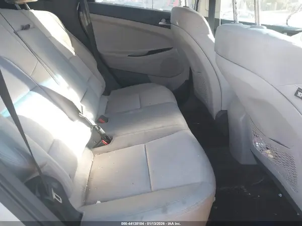 KM8J2CA46JU656243 2018 HYUNDAI TUCSON - Image 8