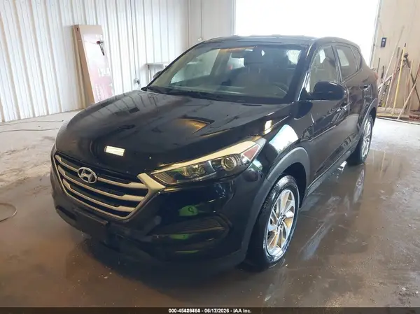 KM8J2CA46JU656260 2018 HYUNDAI TUCSON - Image 2
