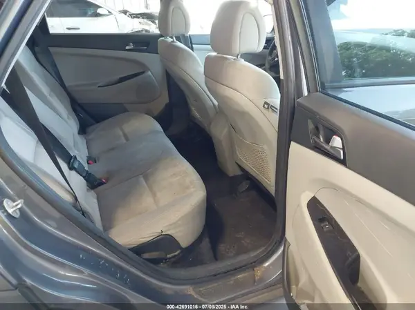 KM8J2CA46JU656503 2018 HYUNDAI TUCSON - Image 8
