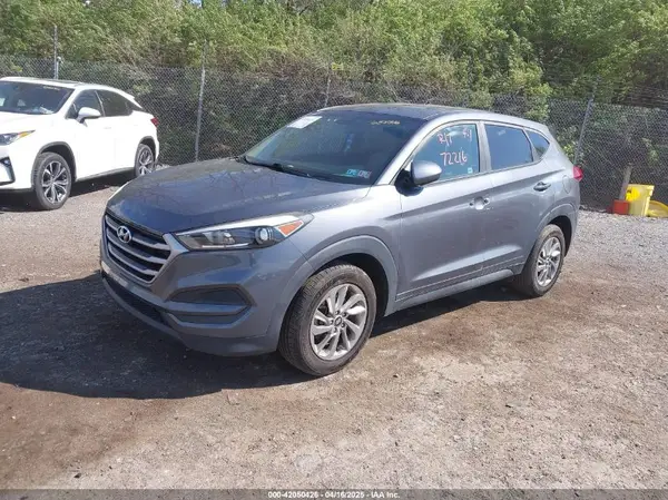KM8J2CA46JU658316 2018 HYUNDAI TUCSON - Image 2