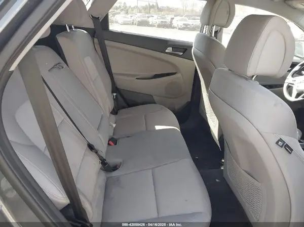 KM8J2CA46JU658316 2018 HYUNDAI TUCSON - Image 8