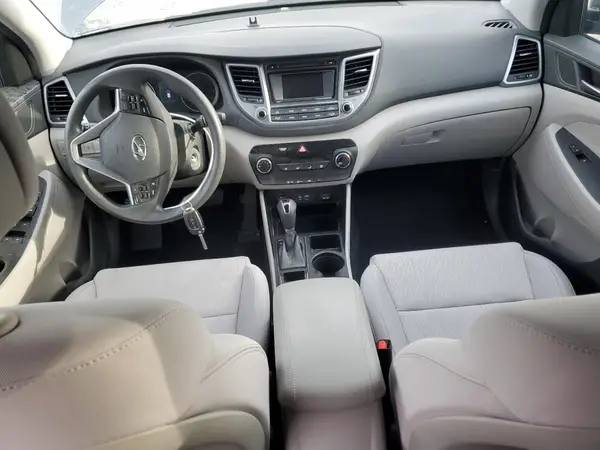 KM8J2CA46JU668070 2018 HYUNDAI TUCSON - Image 8