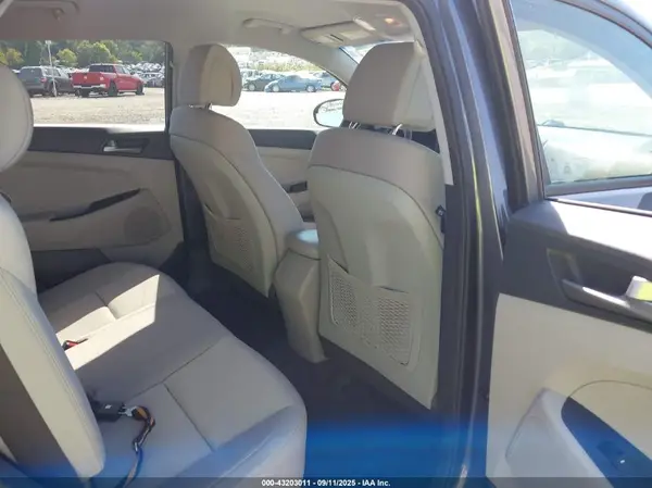 KM8J2CA46JU678730 2018 HYUNDAI TUCSON - Image 8