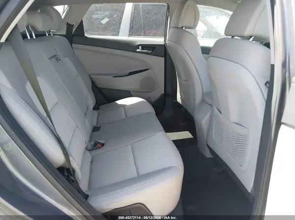 KM8J2CA46JU680977 2018 HYUNDAI TUCSON - Image 8