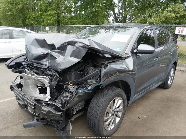 KM8J2CA46JU684012 2018 HYUNDAI TUCSON - Image 2