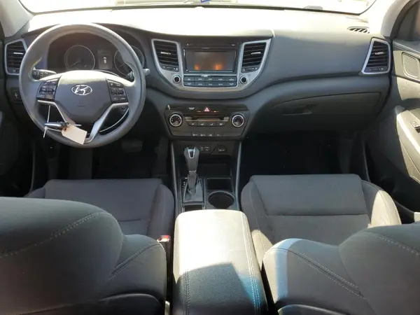 KM8J2CA46JU700130 2018 HYUNDAI TUCSON - Image 8