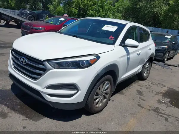 KM8J2CA46JU701164 2018 HYUNDAI TUCSON - Image 2