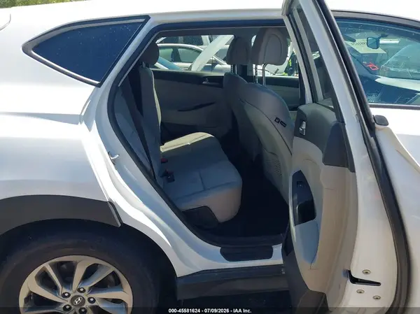KM8J2CA46JU701164 2018 HYUNDAI TUCSON - Image 8